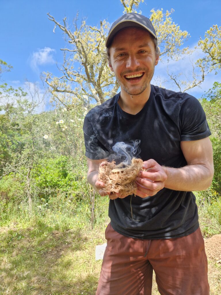 Primitive Fire Making - Happy With Smoking Tinder Bundle